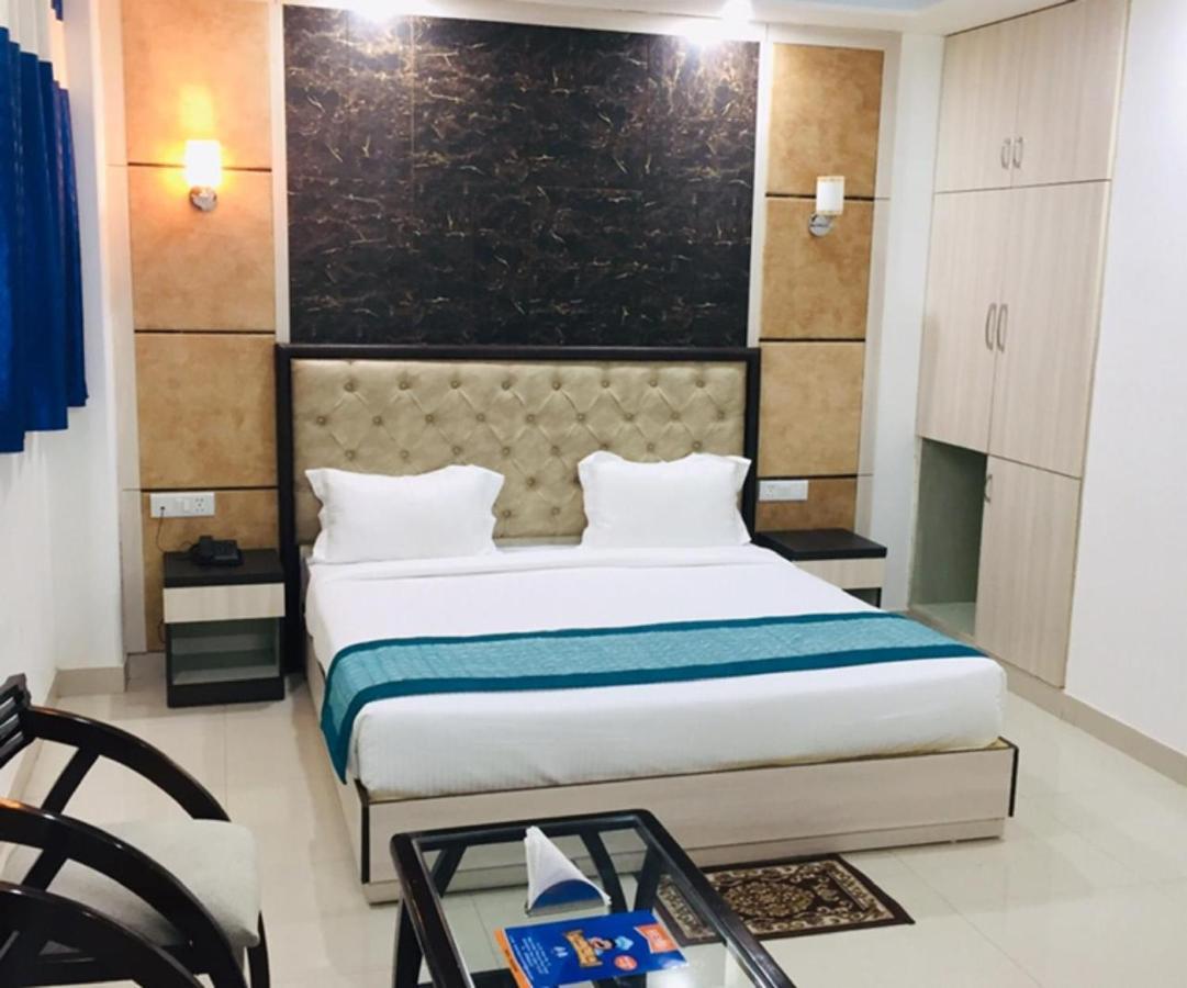 Aero Home Stay- Bed & Breakfast Nuova Delhi Esterno foto