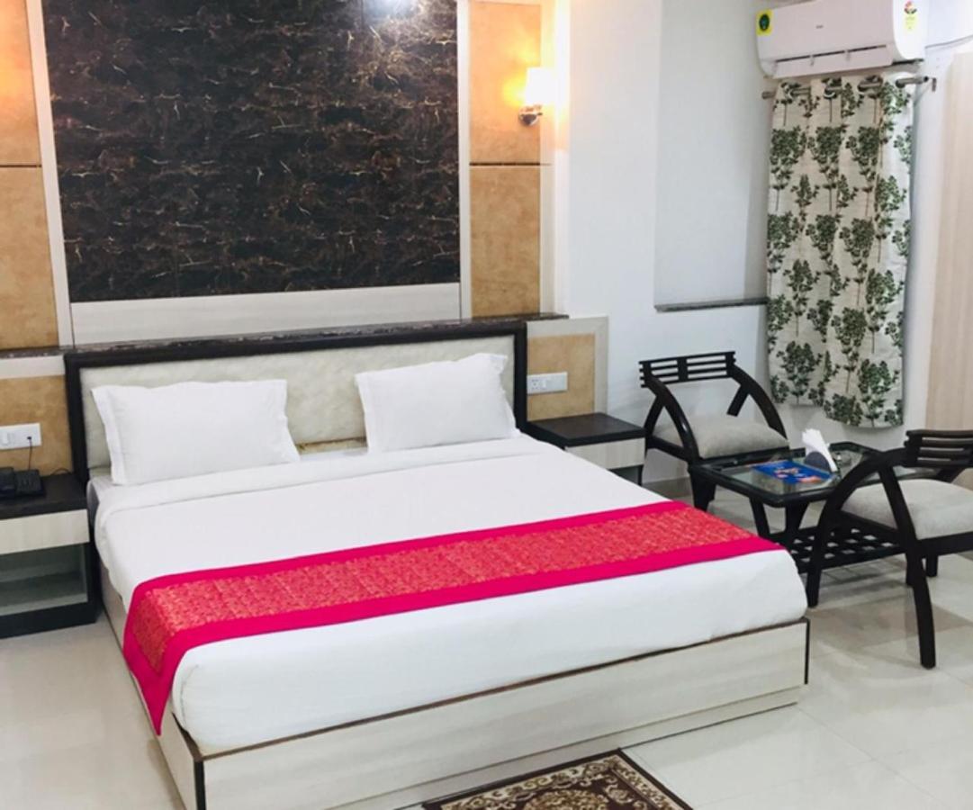 Aero Home Stay- Bed & Breakfast Nuova Delhi Esterno foto