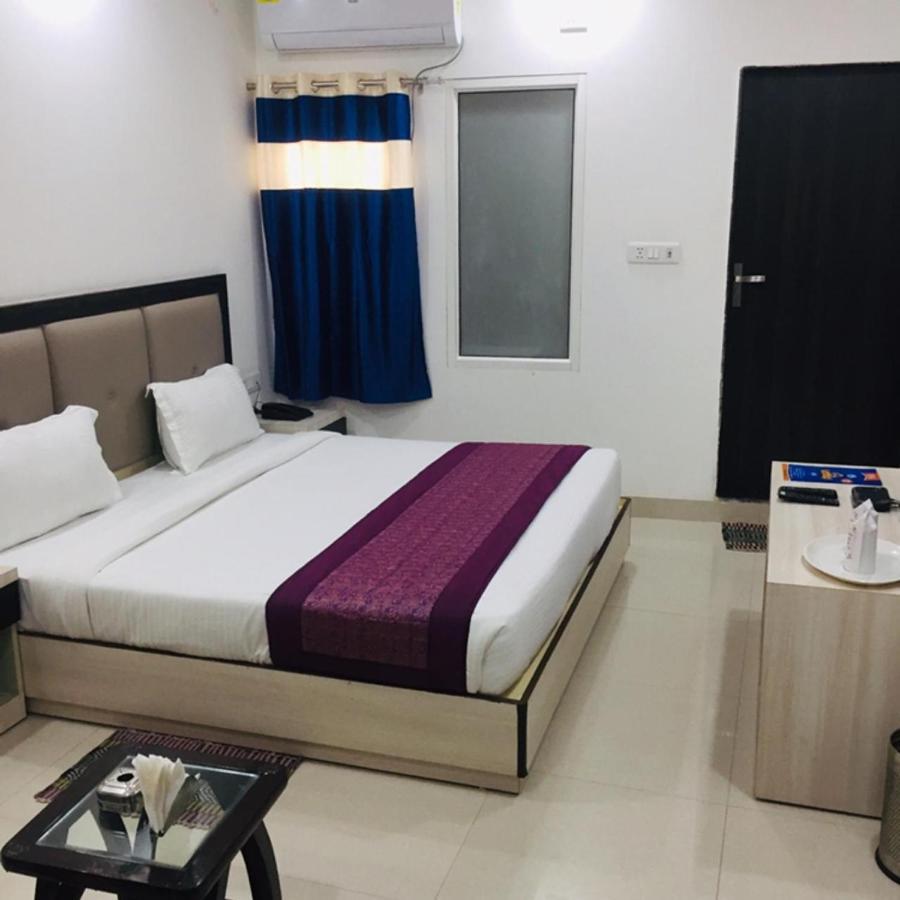 Aero Home Stay- Bed & Breakfast Nuova Delhi Esterno foto