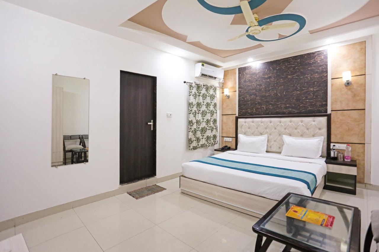 Aero Home Stay- Bed & Breakfast Nuova Delhi Esterno foto